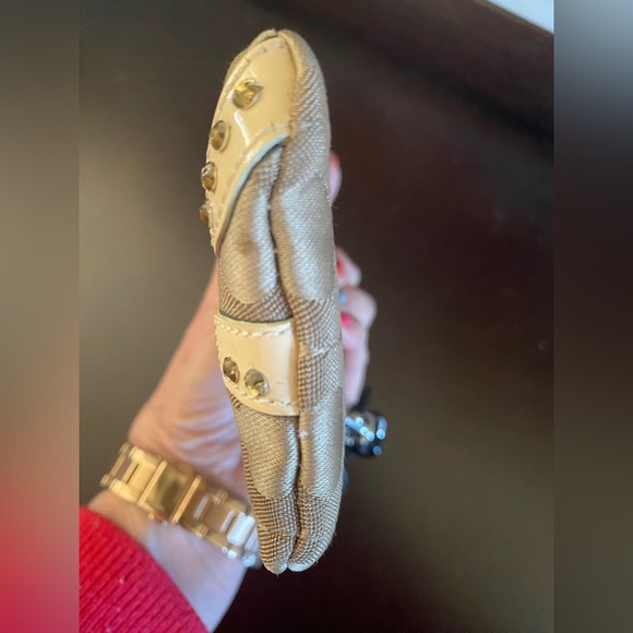 Coach Poppy Chan "Pepper" Wristlet - Signature Appliqué - Picture 8 of 8